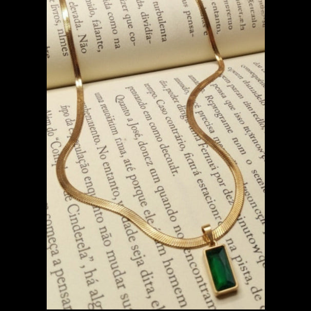 Green Emarald Pendant Necklace2
